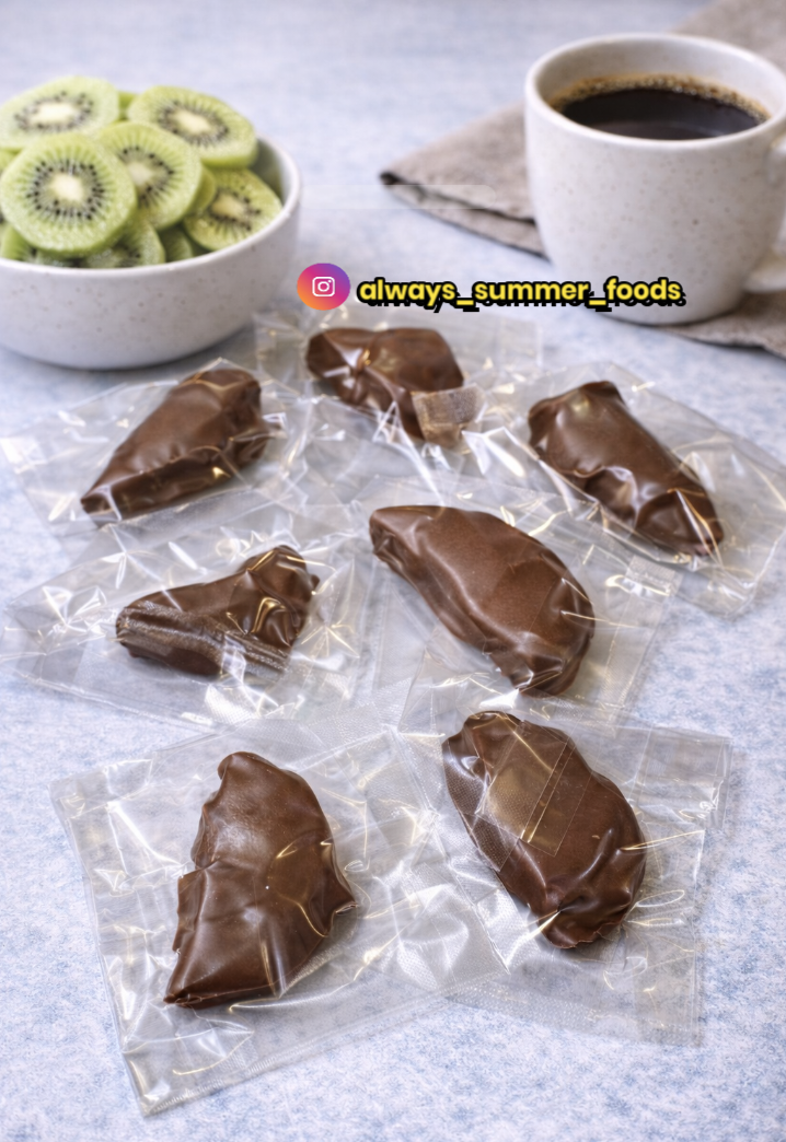 Milk Chocolate-Covered Freeze-Dried Organic Kiwi